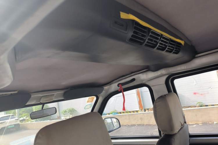 Used Wuling Zhiguang 2010 1.1L New Edition Practical Long-Body LXA Headliner