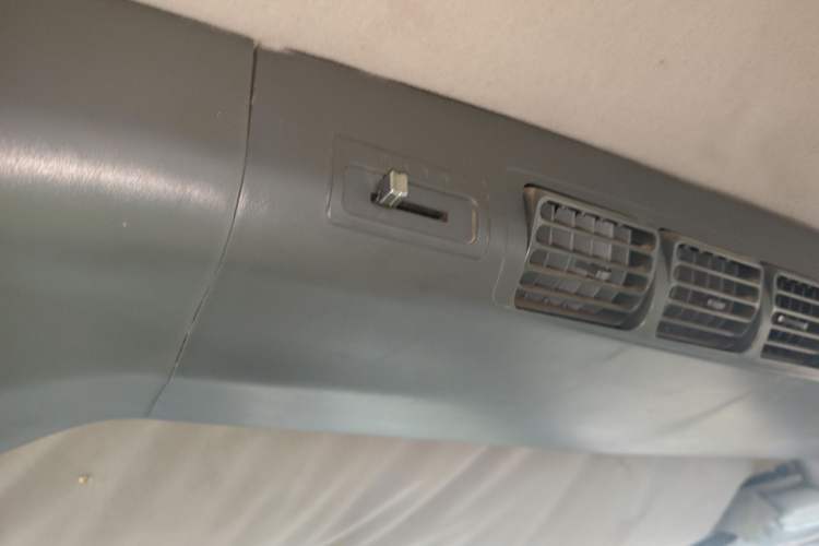 Used Wuling Zhiguang 2010 1.0L New Version Liye Style with Shorter Body Headliner