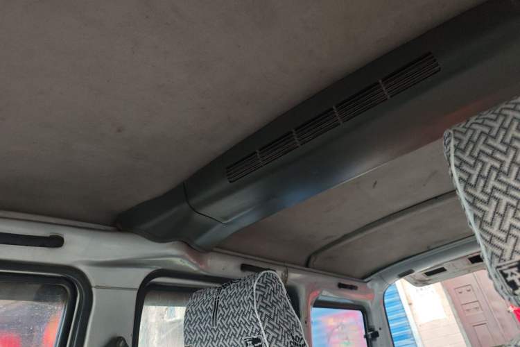 Used Wuling Zhiguang 2010 1.2L New Edition Practical Long-Body LAQ Headliner