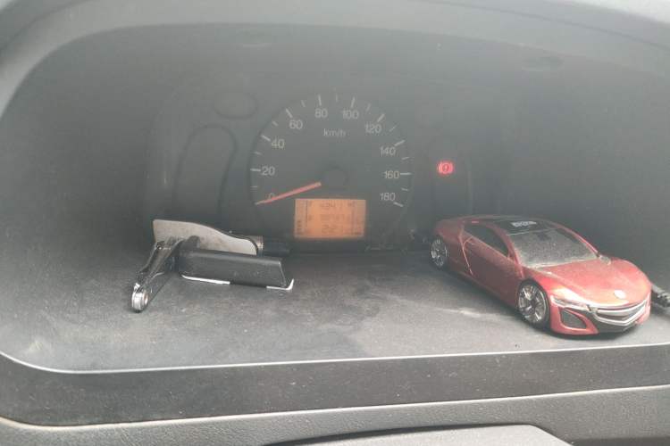 Used Wuling Zhiguang 2010 1.0L New Version Practical Short-Body L2Y Instrument Cluster