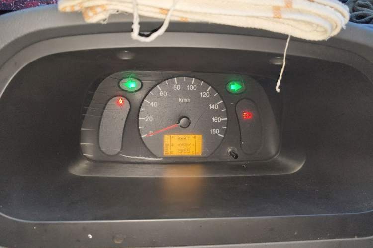 Used Wuling Zhiguang 2010 1.0L New Version Practical Short-Body L2Y Instrument Cluster