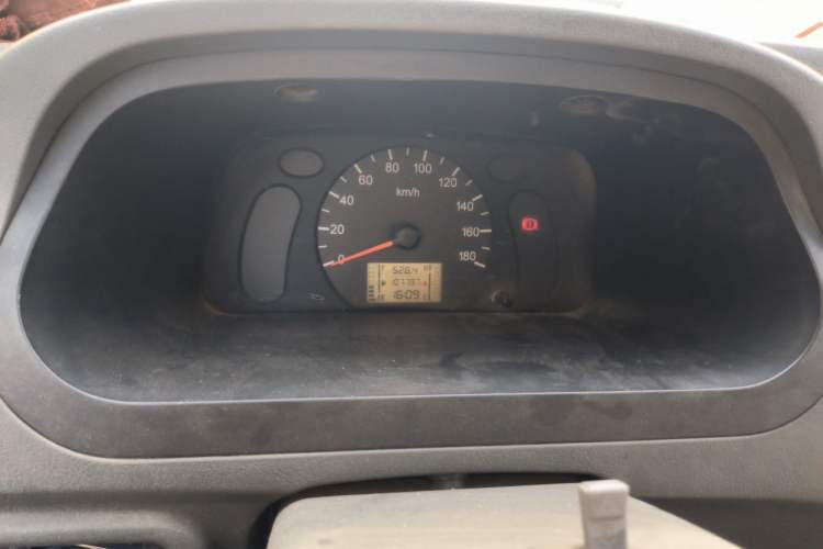 Used Wuling Zhiguang 2010 1.1L New Edition Practical Long-Body LXA Instrument Cluster