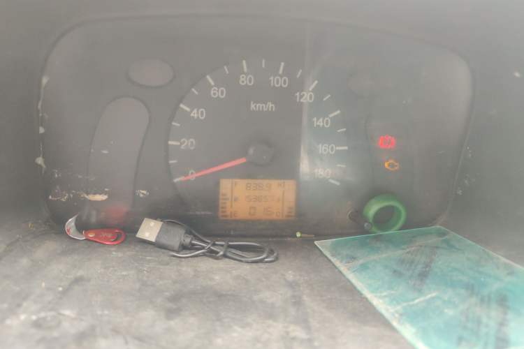 Used Wuling Zhiguang 2010 1.0L New Version Practical Short-Body L2Y Instrument Cluster