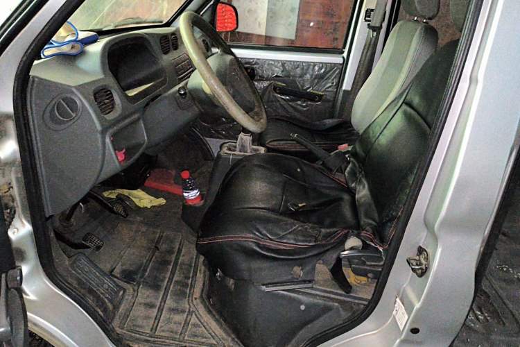 Used Wuling Zhiguang 2010 1.0L New Version Practical Short-Body L2Y Left Front Seat