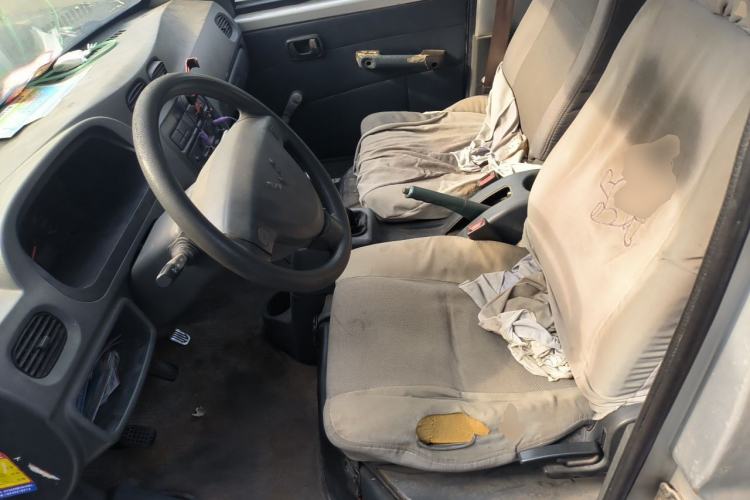 Used Wuling Zhiguang 2010 1.1L New Edition Practical Long-Body LXA Left Front Seat