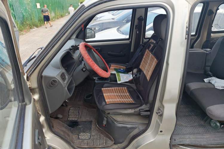 Used Wuling Zhiguang 2010 1.0L New Version Practical Short-Body L2Y Left Front Seat