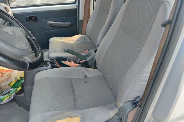 Used Wuling Zhiguang 2010 1.1L New Edition Practical Short-Body LXA Left Front Seat