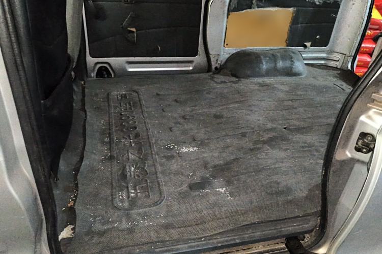 Used Wuling Zhiguang 2010 1.0L New Version Practical Short-Body L2Y Left Rear Seat