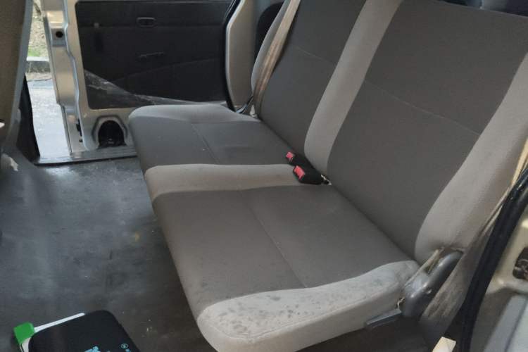 Used Wuling Zhiguang 2010 1.0L New Version Practical Short-Body L2Y Left Rear Seat