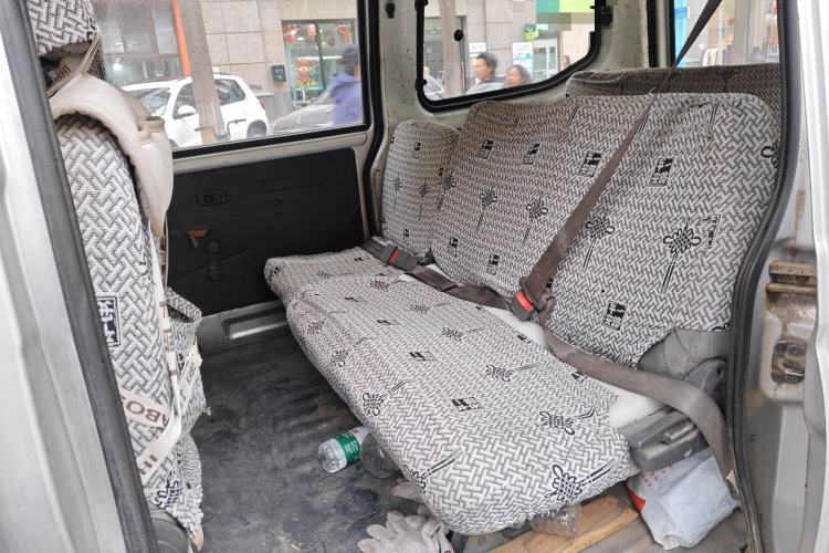 Used Wuling Zhiguang 2010 1.0L New Version Practical Short-Body L2Y Left Rear Seat