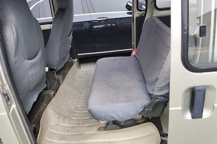 Used Wuling Zhiguang 2010 1.0L New Version Liye Style with Shorter Body Left Rear Seat