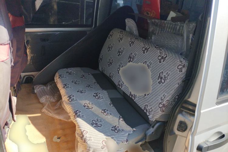 Used Wuling Zhiguang 2010 1.0L New Version Practical Edition with Short Body Left Rear Seat