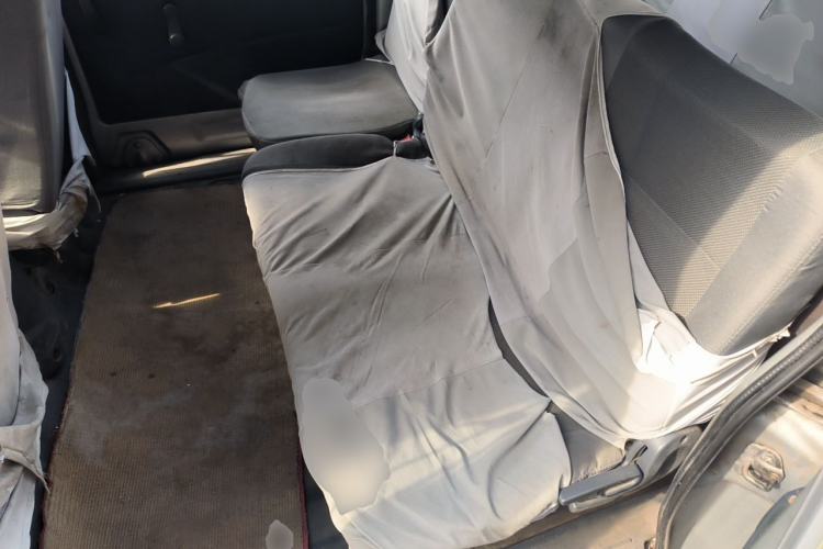 Used Wuling Zhiguang 2010 1.1L New Edition Practical Long-Body LXA Left Rear Seat