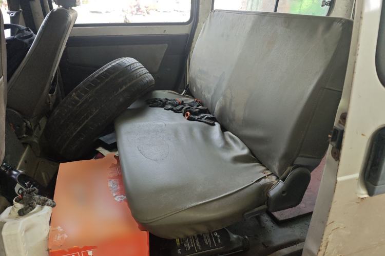 Used Wuling Zhiguang 2010 1.2L New Edition Practical Long-Body LAQ Left Rear Seat