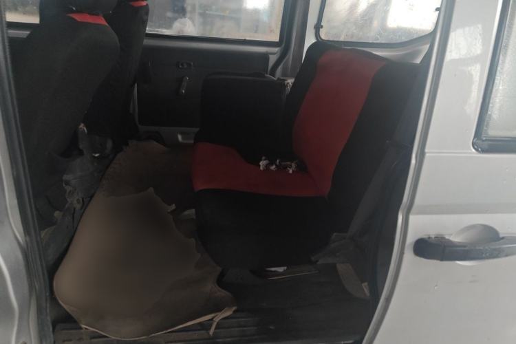 Used Wuling Zhiguang 2010 1.0L New Version Practical Short-Body L2Y Left Rear Seat