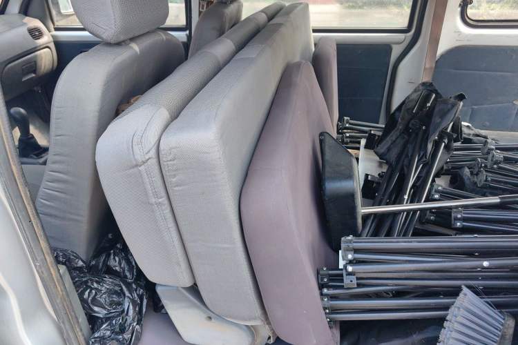 Used Wuling Zhiguang 2010 1.1L New Edition Practical Short-Body LXA Left Rear Seat