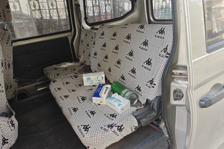 Used Wuling Zhiguang 2010 1.0L New Version Practical Short-Body L2Y Left Rear Seat