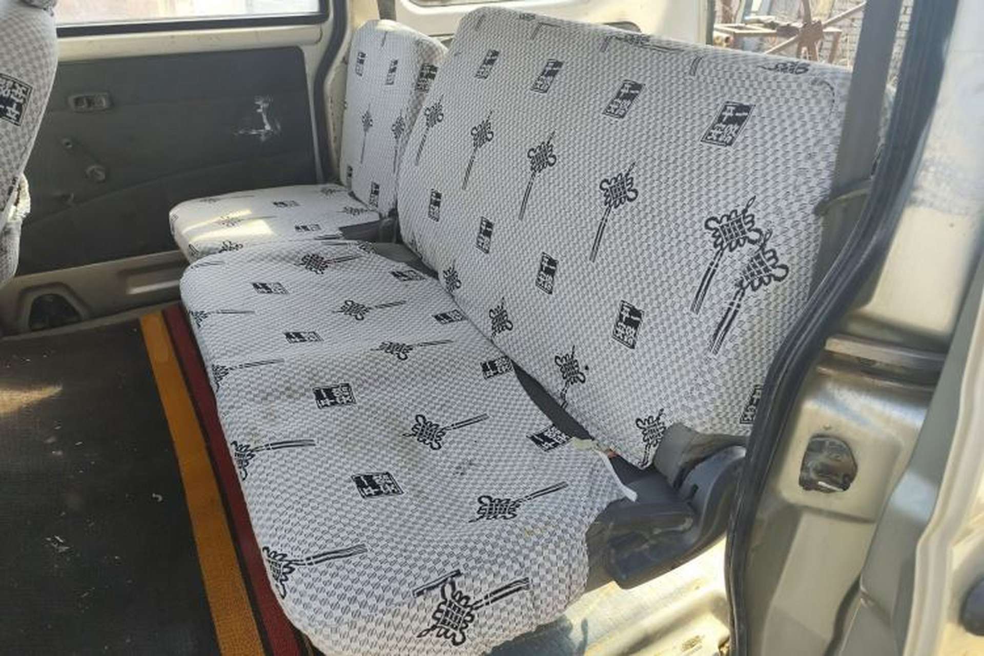 Used Wuling Zhiguang 2010 1.0L New Edition Practical Version with Extended Body L2Y Left Rear Seat