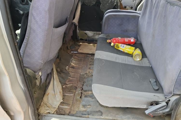 Used Wuling Zhiguang 2010 1.0L New Version Practical Short-Body L2Y Left Rear Seat