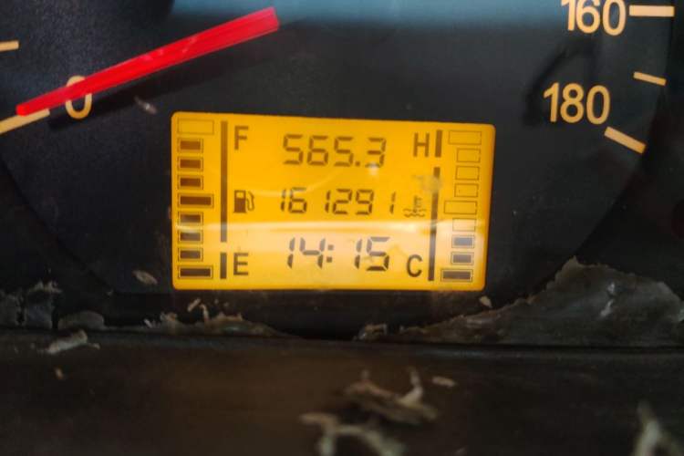 Used Wuling Zhiguang 2010 1.1L New Standard Version I Long Body LXA Odometer Close Up