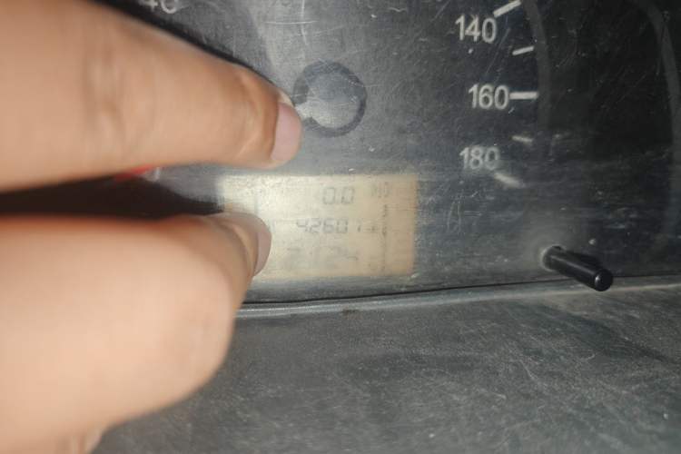 Used Wuling Zhiguang 2010 1.0L Base Version Odometer Close Up