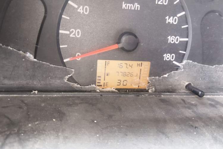 Used Wuling Zhiguang 2010 1.0L Base Version Odometer Close Up