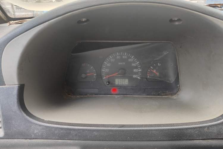 Used Wuling Zhiguang 2010 1.0L Base Version Odometer Close Up