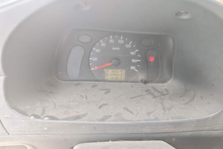 Used Wuling Zhiguang 2010 1.0L Liye Edition Odometer Close Up