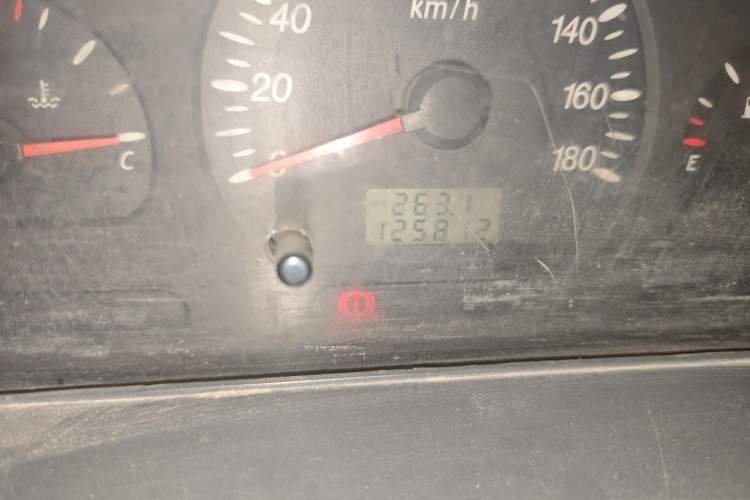 Used Wuling Zhiguang 2010 1.0L Liye Edition Odometer Close Up