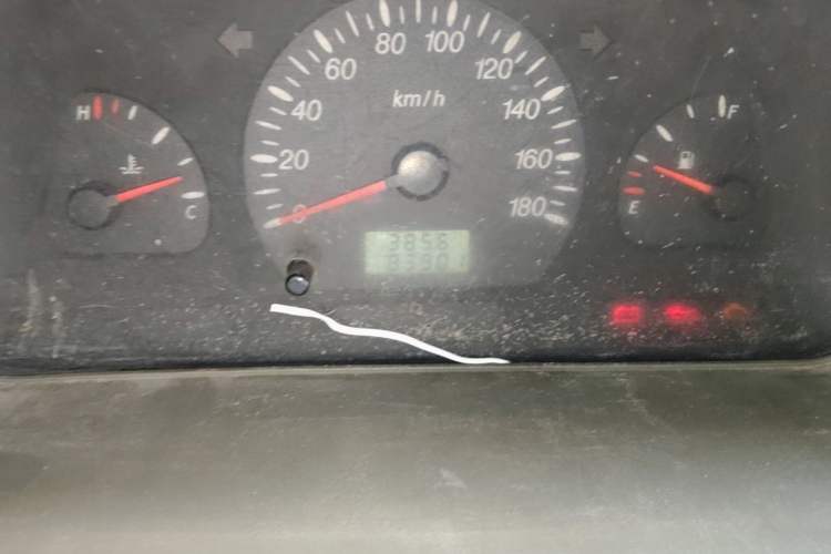 Used Wuling Zhiguang 2010 1.0L Base Version Odometer Close Up