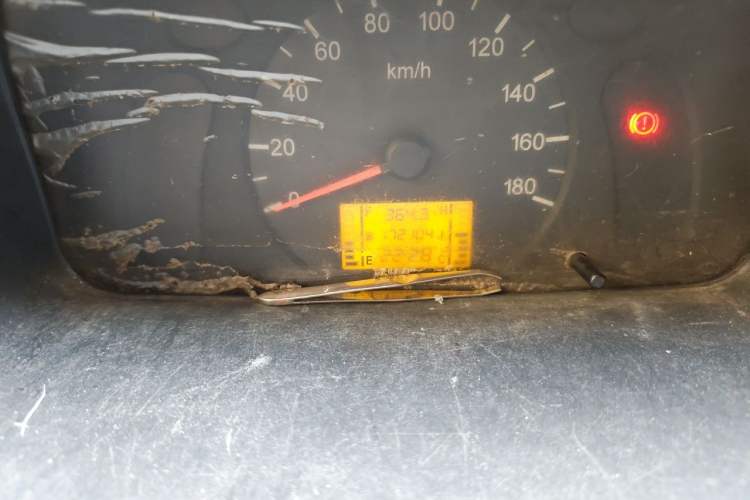 Used Wuling Zhiguang 2010 1.0L New Version Liye Style with Shorter Body Odometer Close Up