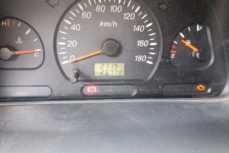 Used Wuling Zhiguang 2010 1.0L Liye Edition Odometer Close Up