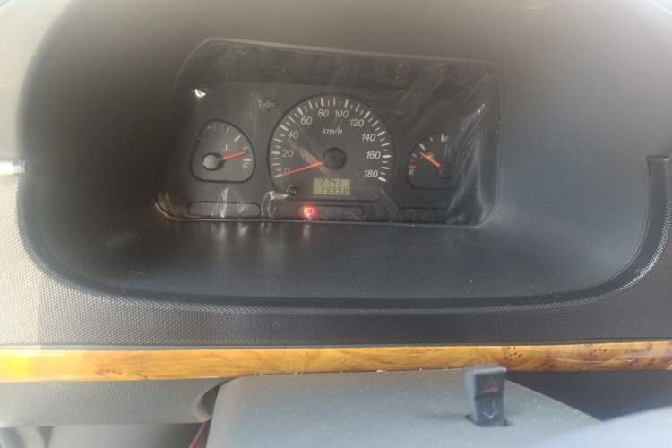 Used Wuling Zhiguang 2010 1.0L Liye Edition Odometer Close Up