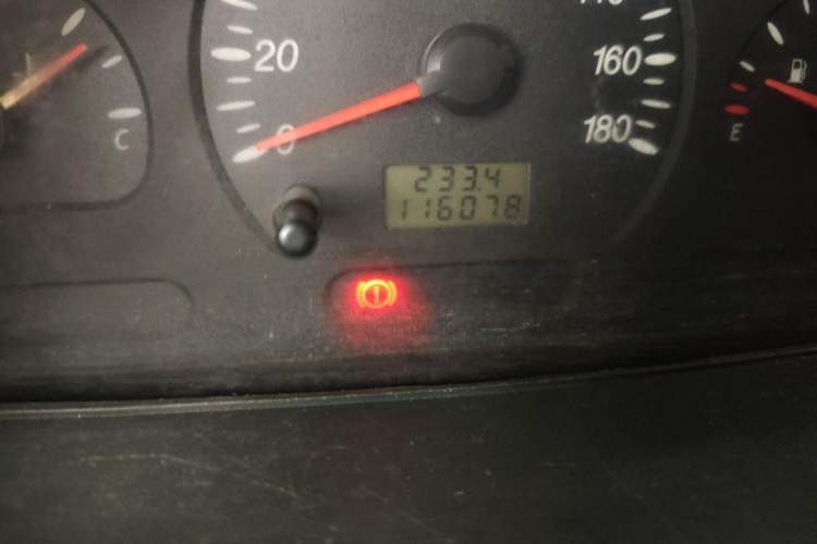 Used Wuling Zhiguang 2010 1.2L New Edition Practical Long-Body LAQ Odometer Close Up