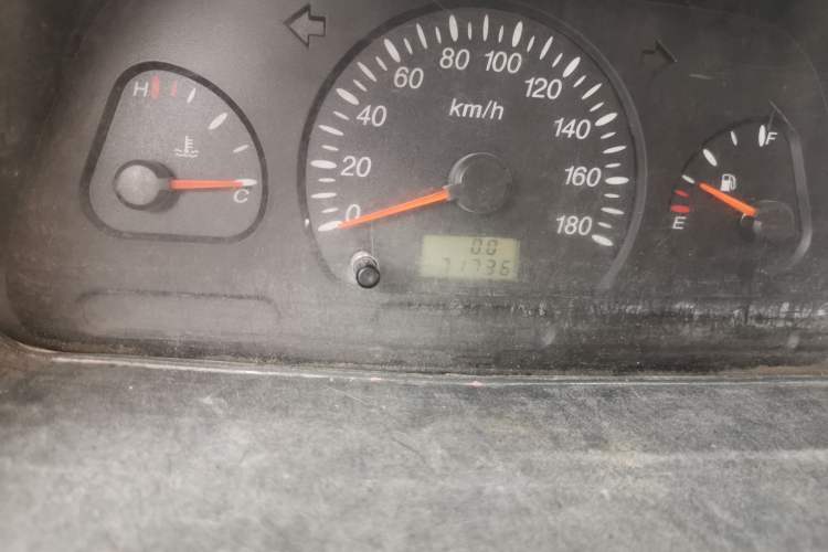 Used Wuling Zhiguang 2010 1.0L Liye Edition Odometer Close Up