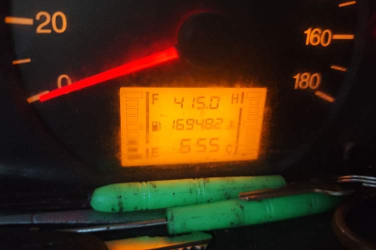Used Wuling Zhiguang 2010 1.2L New Edition Practical Long-Body LAQ Odometer Close Up