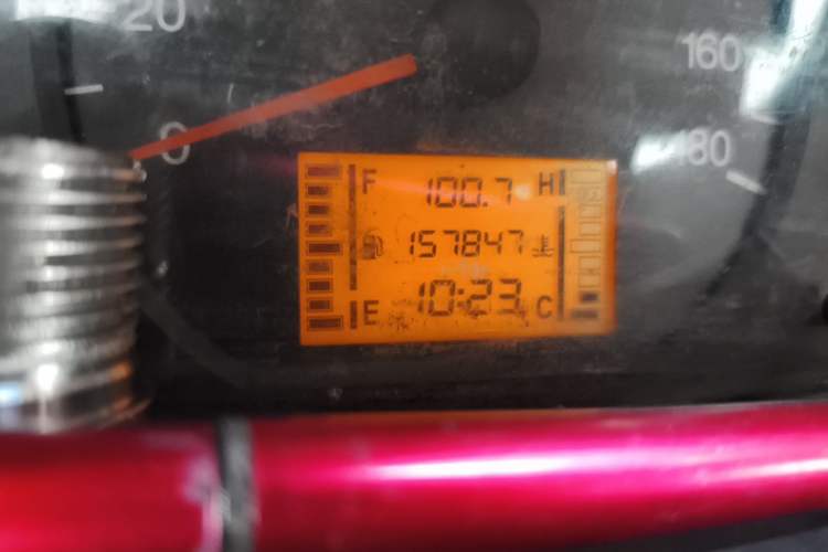 Used Wuling Zhiguang 2010 1.0L New Version Practical Short-Body L2Y Odometer Close Up