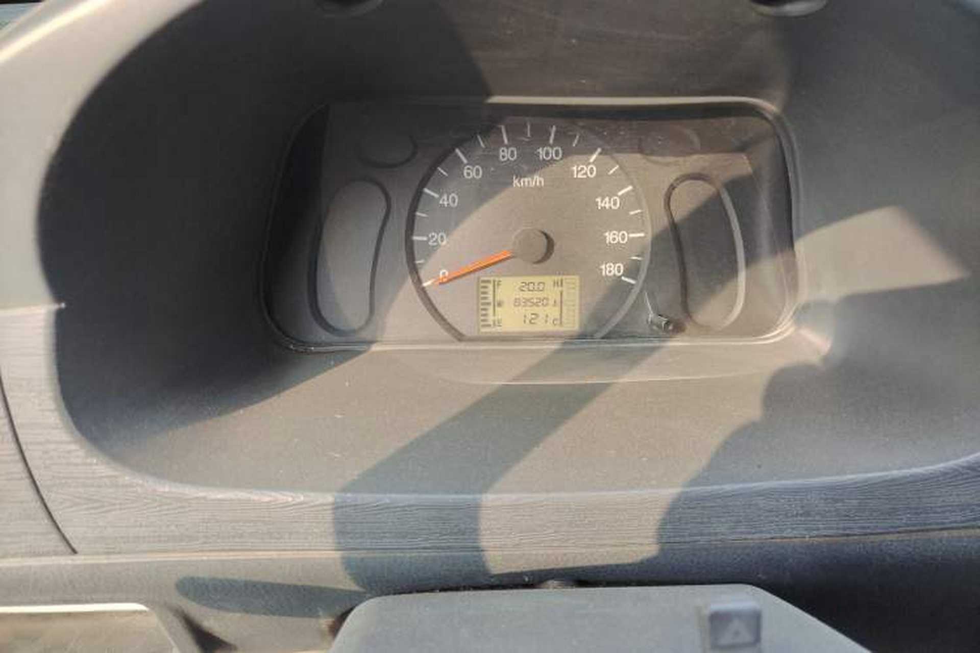 Used Wuling Zhiguang 2010 1.0L Base Version Odometer Close Up