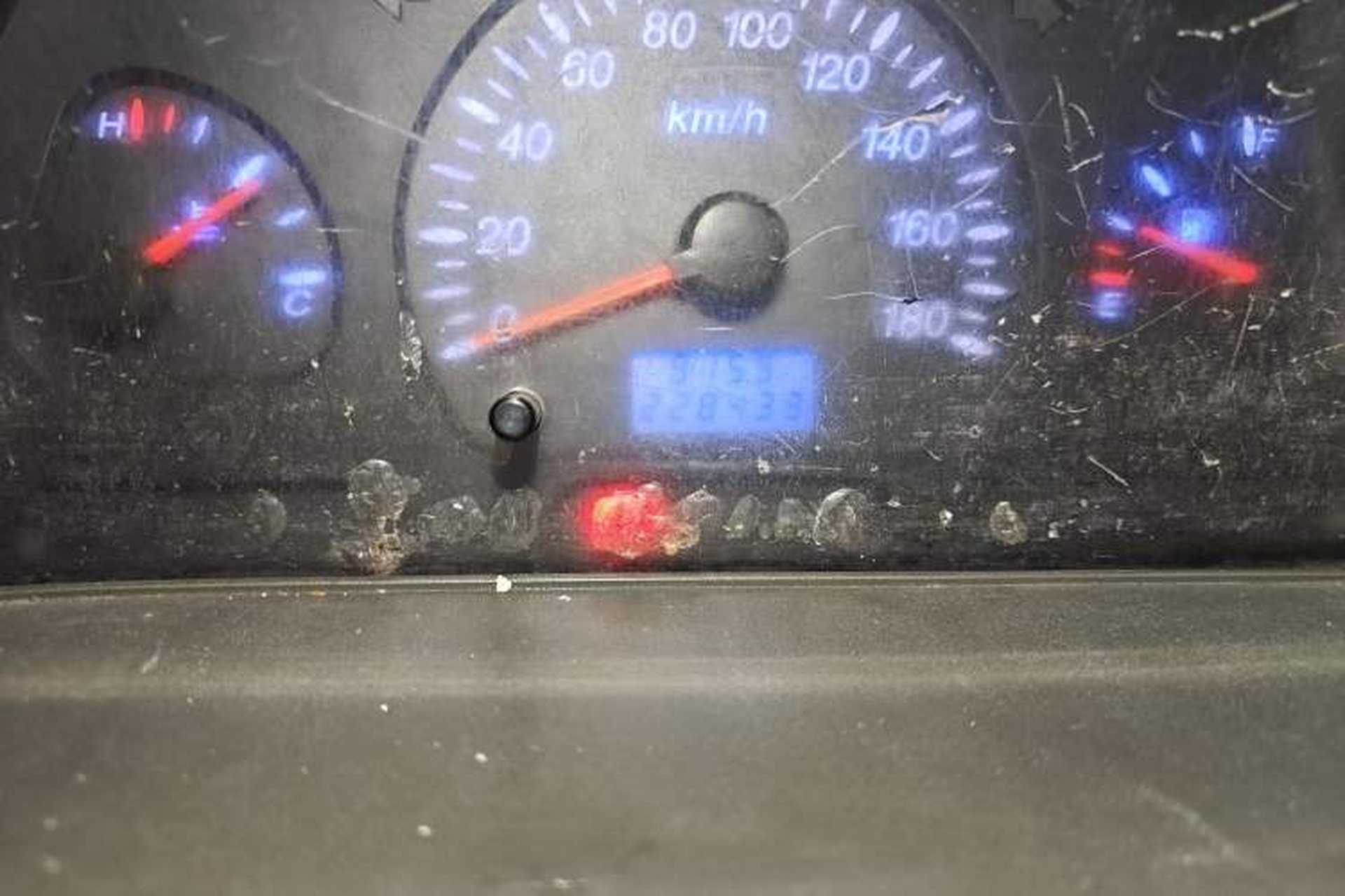 Used Wuling Zhiguang 2010 1.0L New Version Practical Edition with Short Body Odometer Close Up