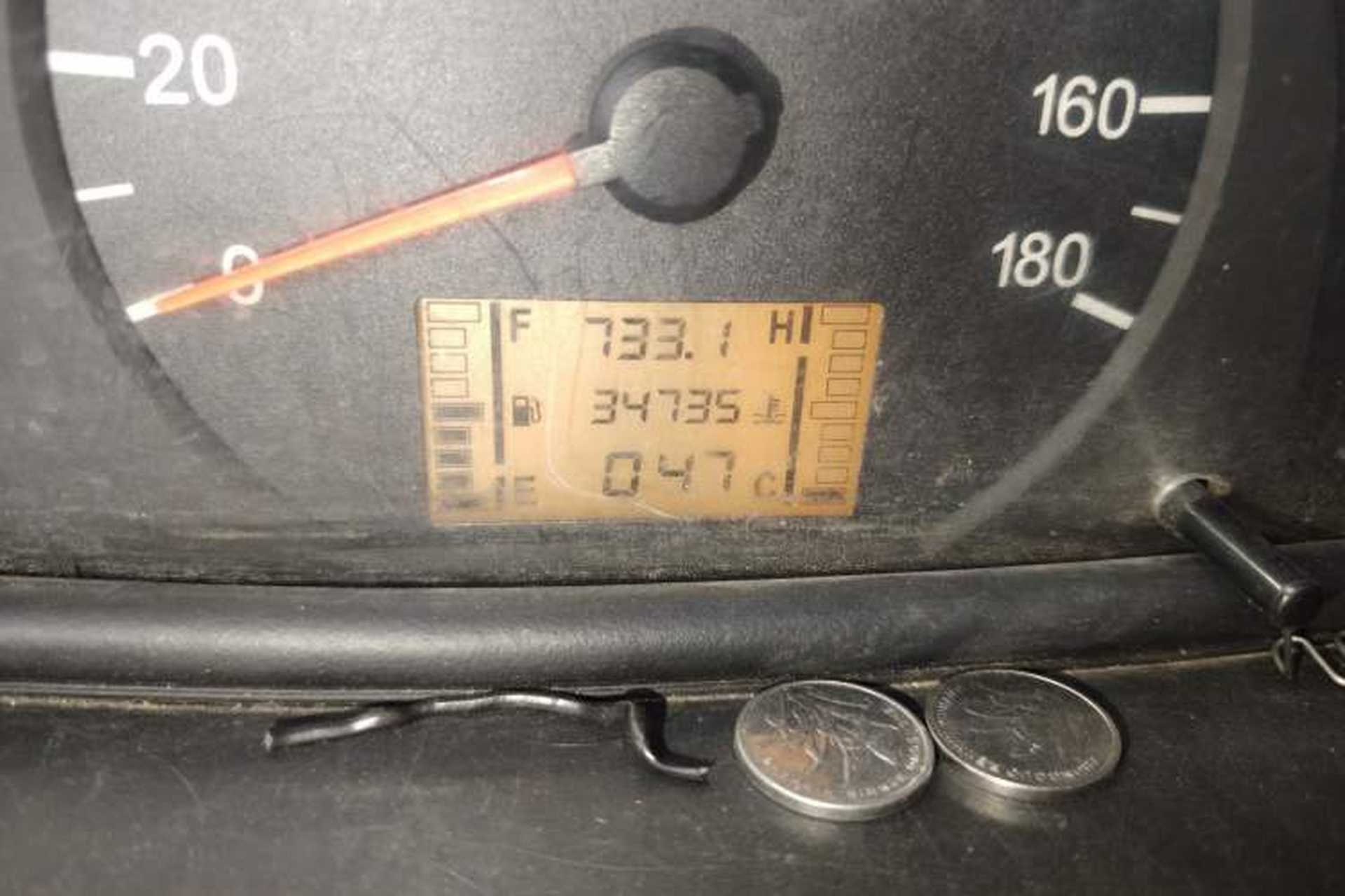 Used Wuling Zhiguang 2010 1.0L New Version Practical Edition with Short Body Odometer Close Up