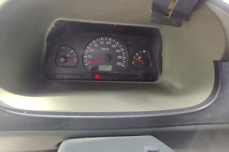Used Wuling Zhiguang 2010 1.0L Base Version Odometer Close Up