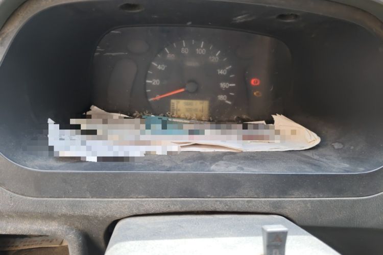 Used Wuling Zhiguang 2010 1.0L New Version Practical Short-Body L2Y Odometer Close Up