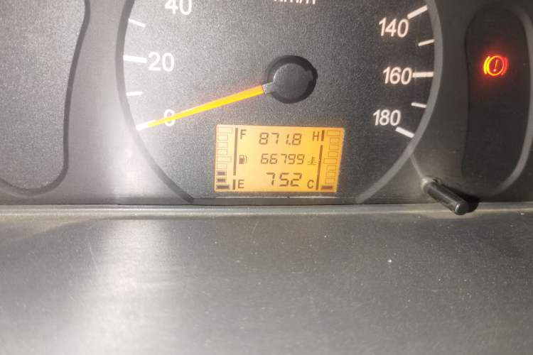 Used Wuling Zhiguang 2010 1.0L Liye Edition Odometer Close Up