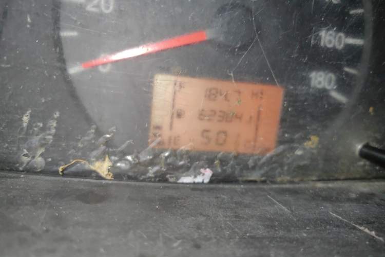Used Wuling Zhiguang 2010 1.0L New Version Practical Short-Body L2Y Odometer Close Up