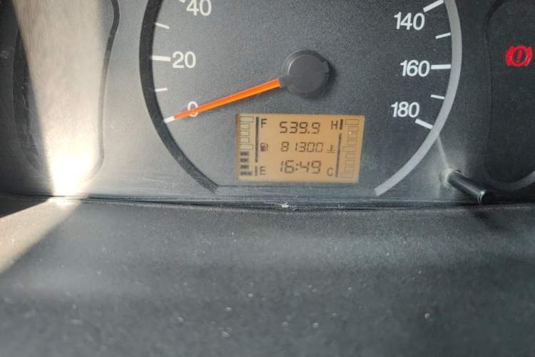 Used Wuling Zhiguang 2010 1.0L New Version Liye Style with Shorter Body Odometer Close Up
