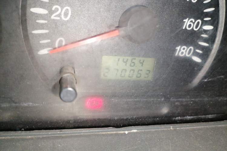 Used Wuling Zhiguang 2010 1.0L Extended Version Basic Model Odometer Close Up