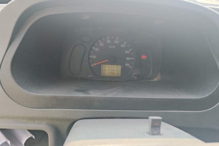 Used Wuling Zhiguang 2010 1.0L New Version Practical Edition with Short Body Odometer Close Up