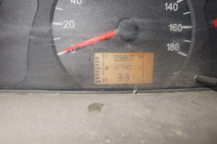 Used Wuling Zhiguang 2010 1.0L Base Version Odometer Close Up