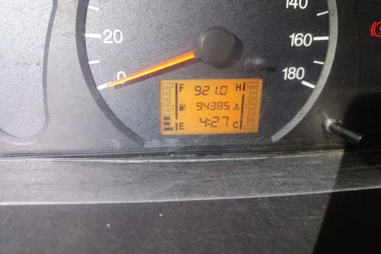 Used Wuling Zhiguang 2010 1.1L New Edition Practical Short-Body LXA Odometer Close Up