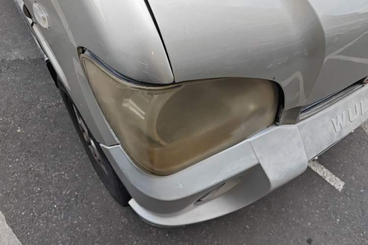 Used Wuling Zhiguang 2010 1.0L New Version Practical Edition with Short Body Right Front Headlight
